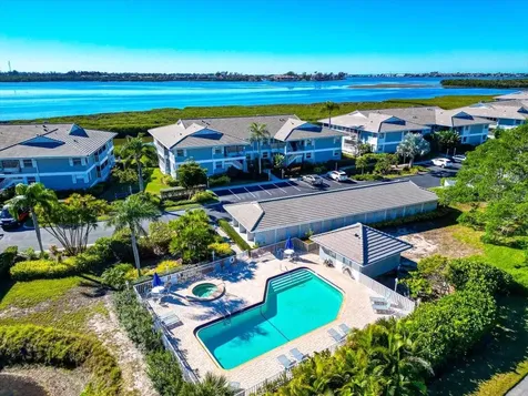1233 Edgewater Circle Bradenton FL 34209