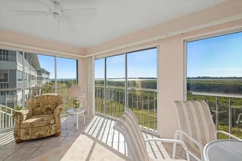 1233 Edgewater Circle Bradenton FL 34209
