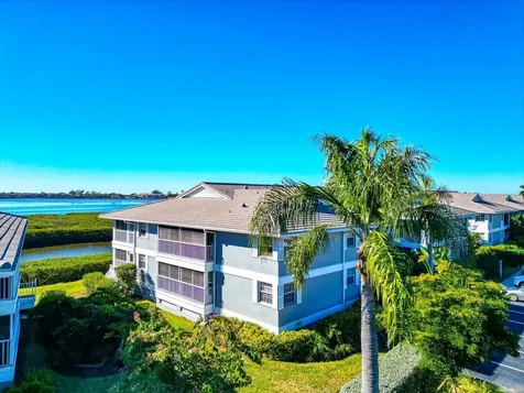 1233 Edgewater Circle Bradenton FL 34209