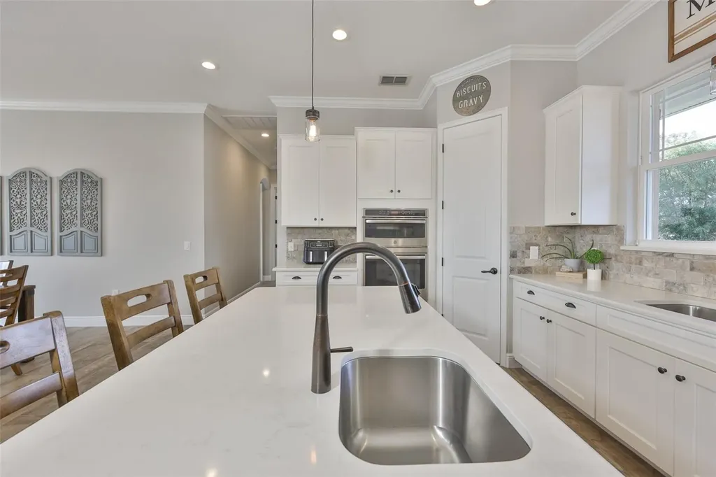 7510 Lithia Pinecrest Road Lithia FL 33547