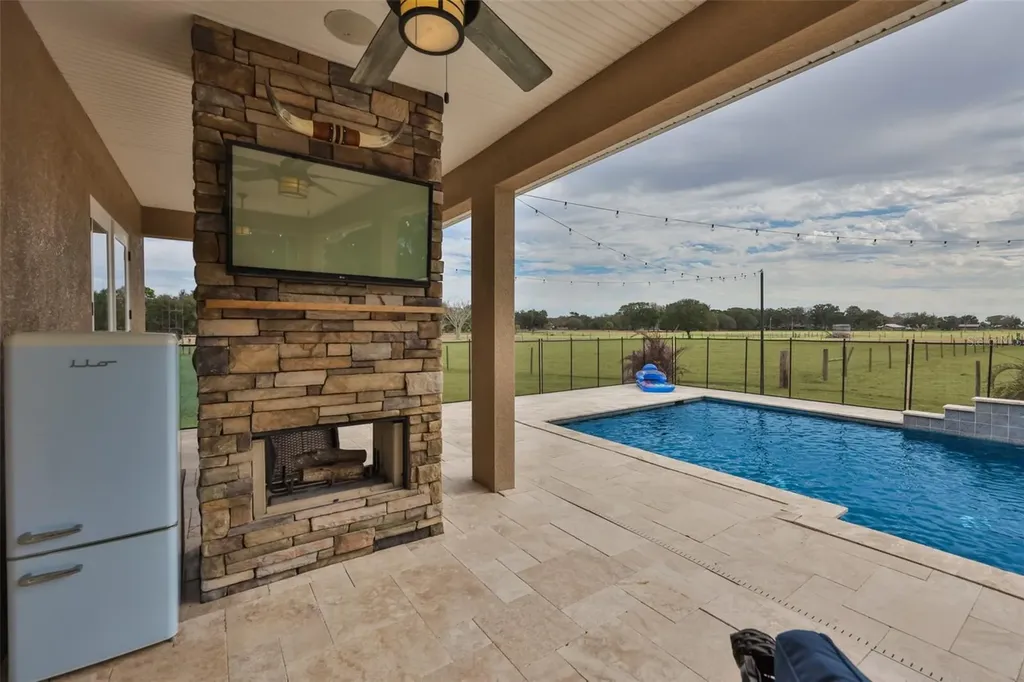 7510 Lithia Pinecrest Road Lithia FL 33547