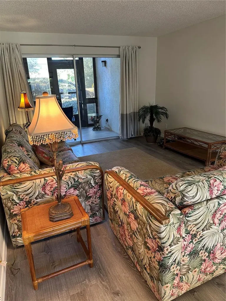 11485 Oakhurst Road Largo FL 33774