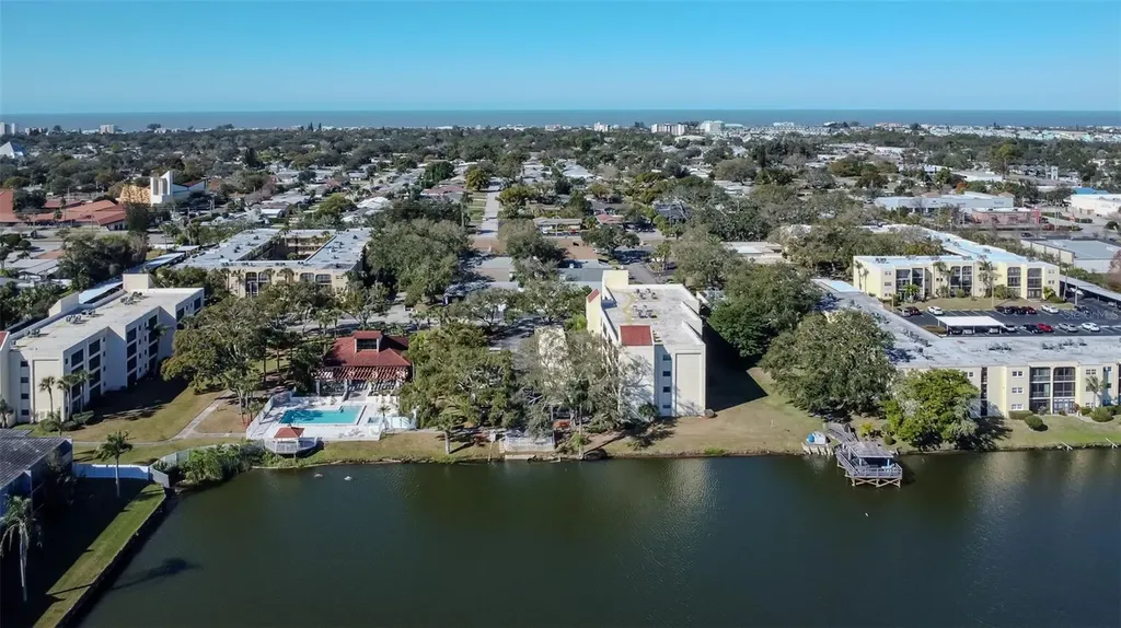 11485 Oakhurst Road Largo FL 33774