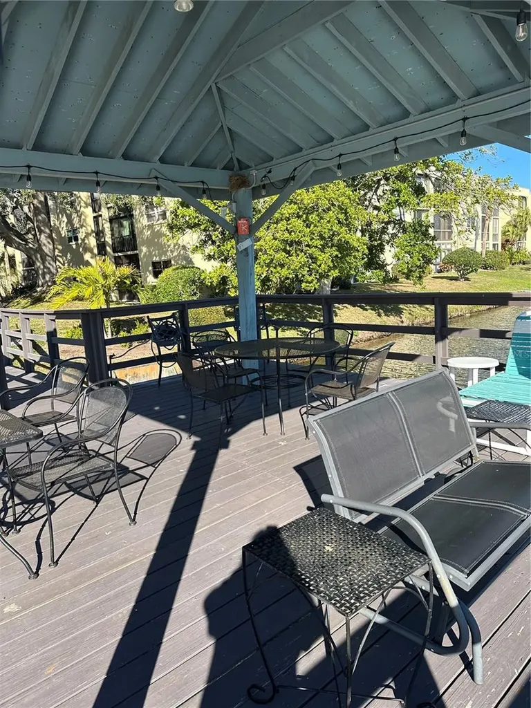 11485 Oakhurst Road Largo FL 33774