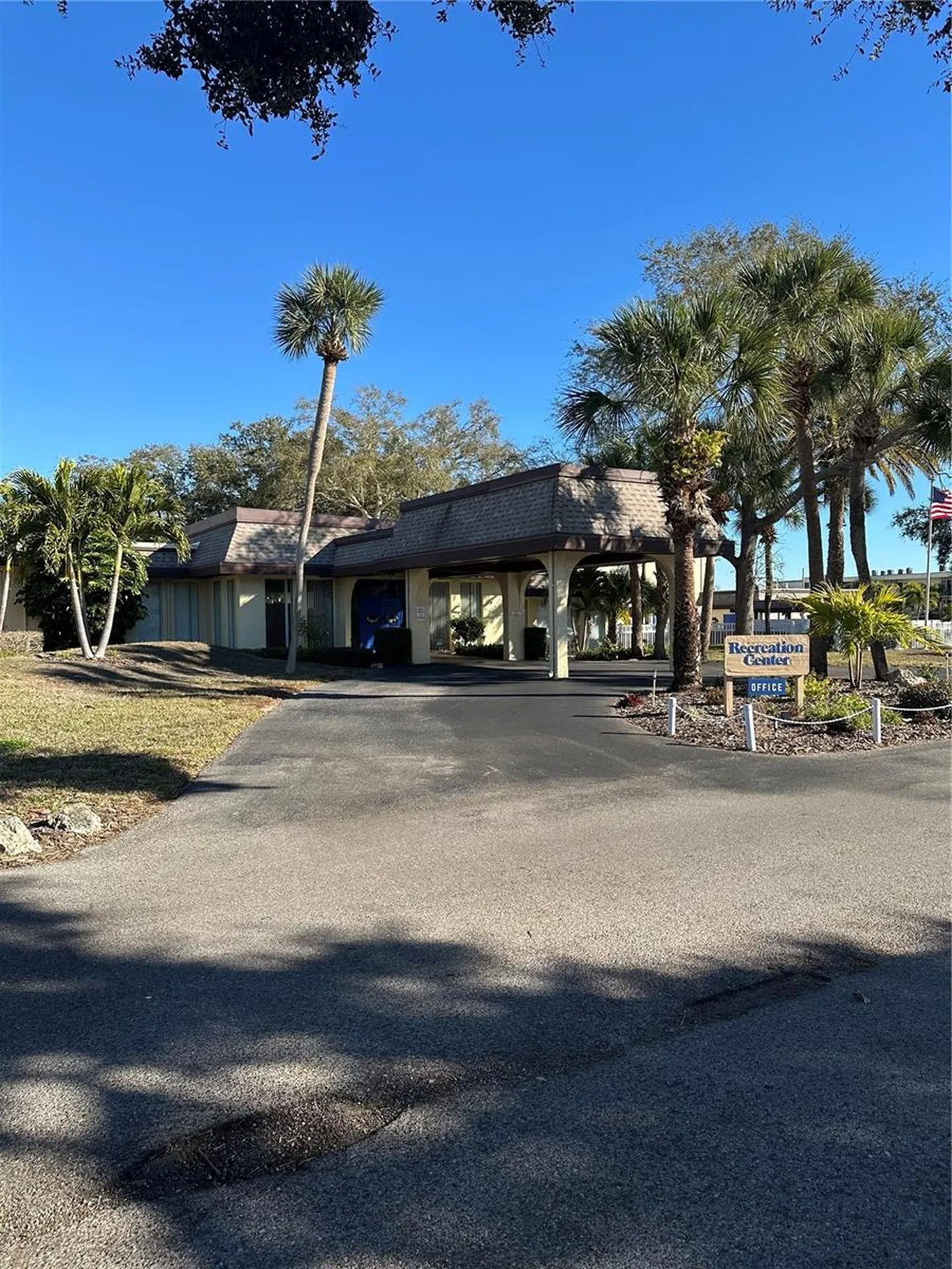 11485 Oakhurst Road Largo FL 33774