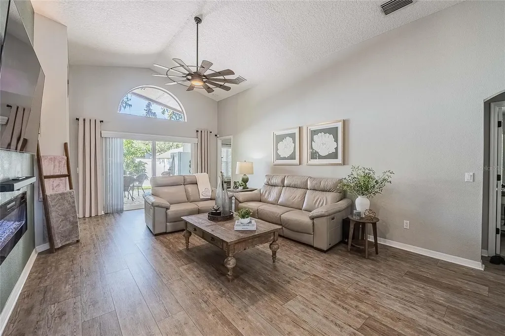2524 Siena Way Valrico FL 33596