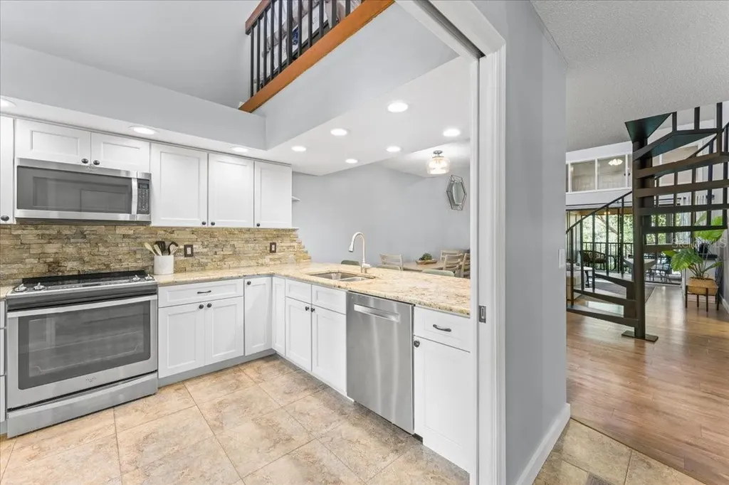 40 Shamrock Way Oldsmar FL 34677