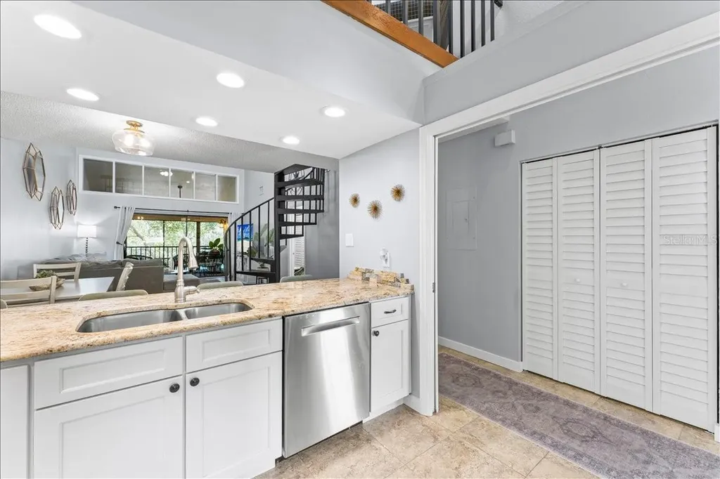 40 Shamrock Way Oldsmar FL 34677