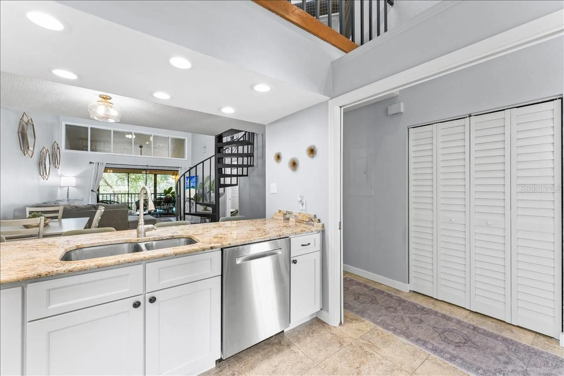 40 Shamrock Way Oldsmar FL 34677