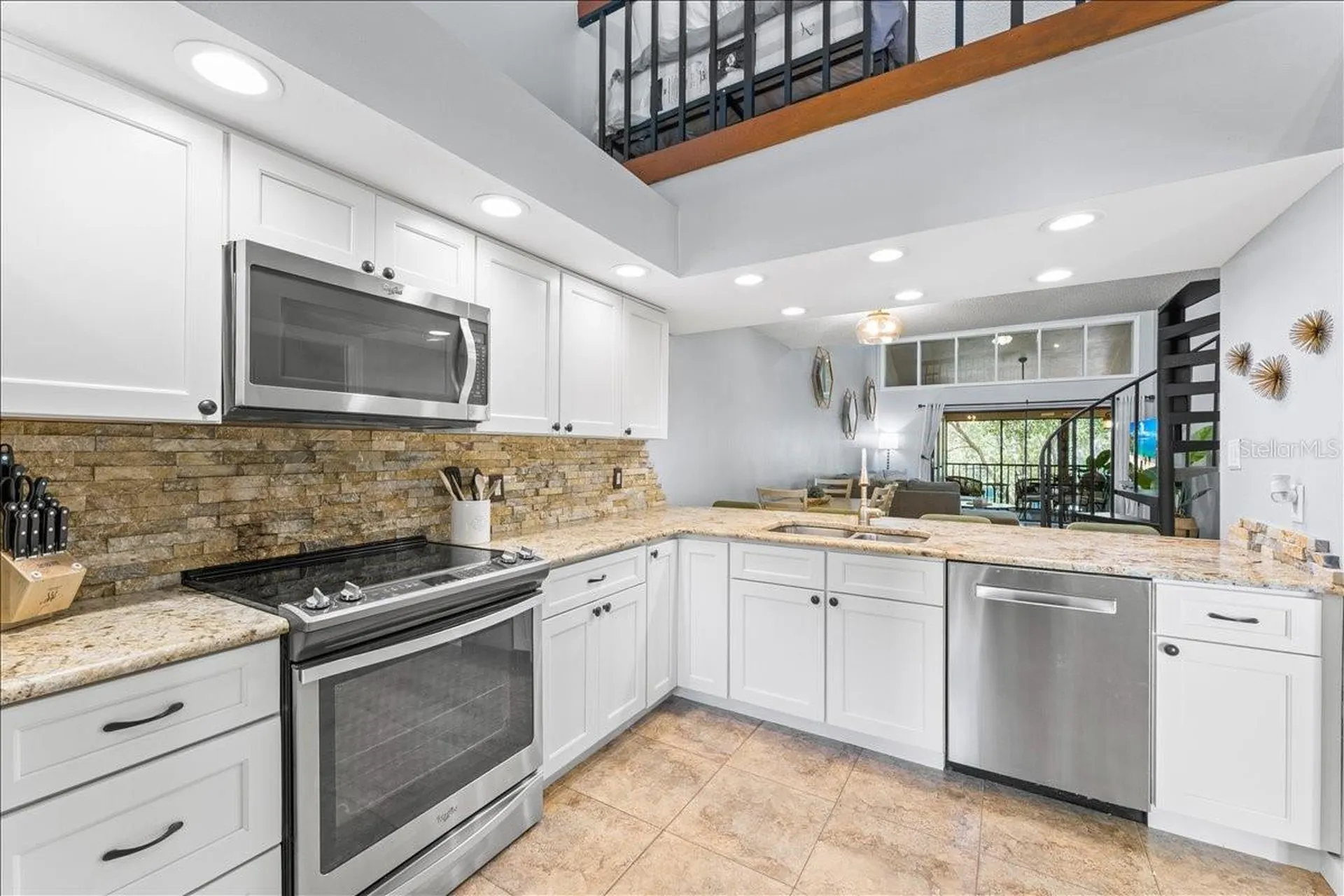 40 Shamrock Way Oldsmar FL 34677