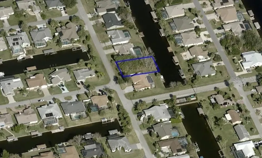 25 Christopher Court N Palm Coast FL 32137
