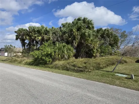 25 Christopher Court N Palm Coast FL 32137