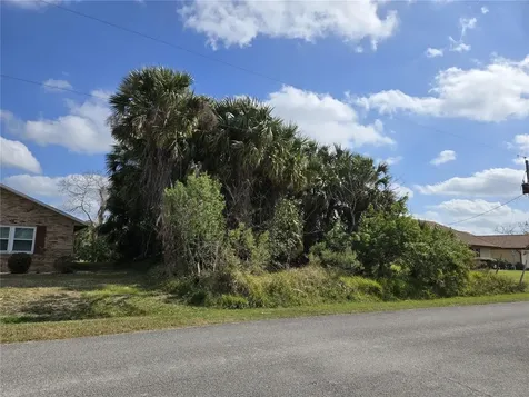 25 Christopher Court N Palm Coast FL 32137