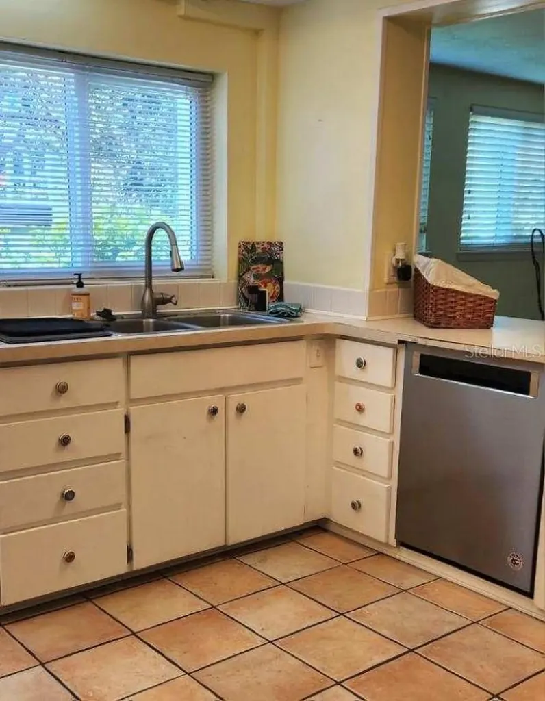 219 24th Street W Bradenton FL 34205