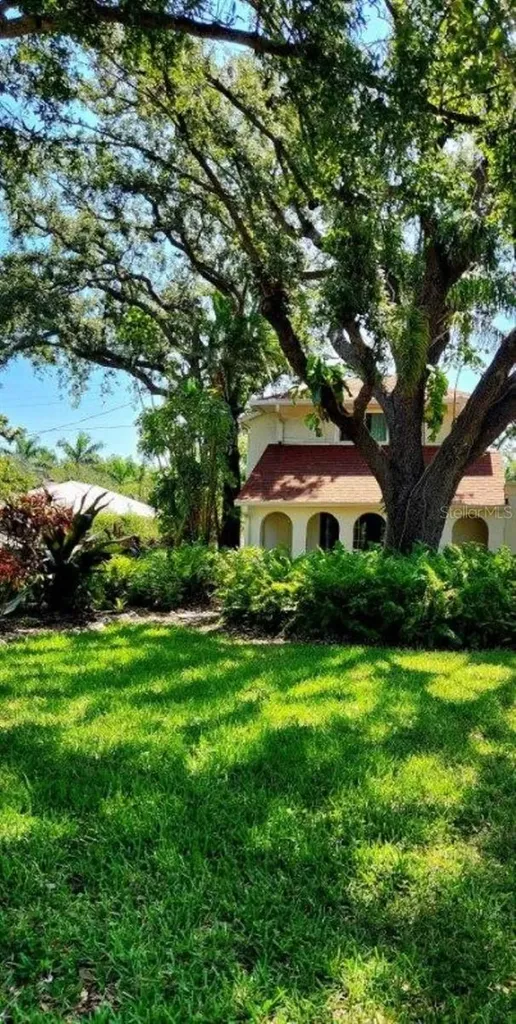 219 24th Street W Bradenton FL 34205