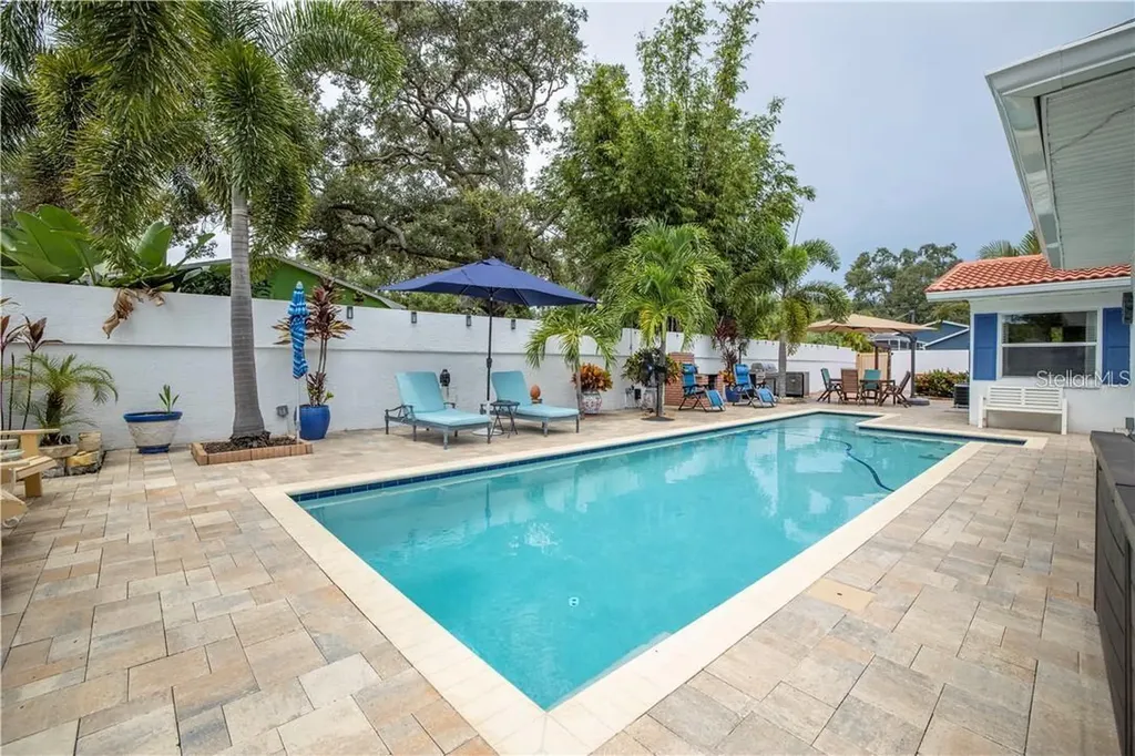 2200 2nd Street N St Petersburg FL 33704