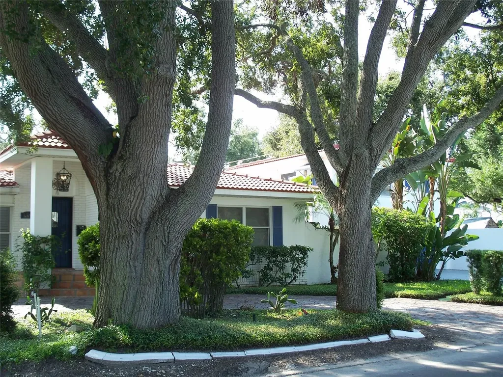 2200 2nd Street N St Petersburg FL 33704