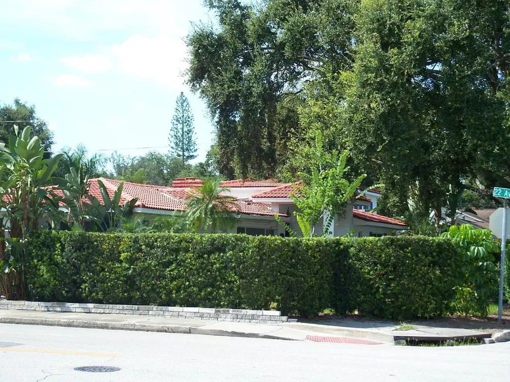 2200 2nd Street N St Petersburg FL 33704