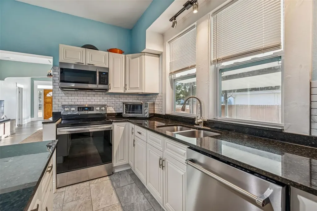 1512 26th Avenue E Tampa FL 33605