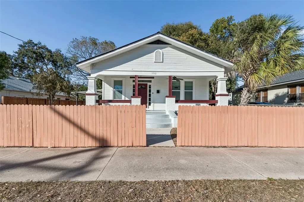 1512 26th Avenue E Tampa FL 33605