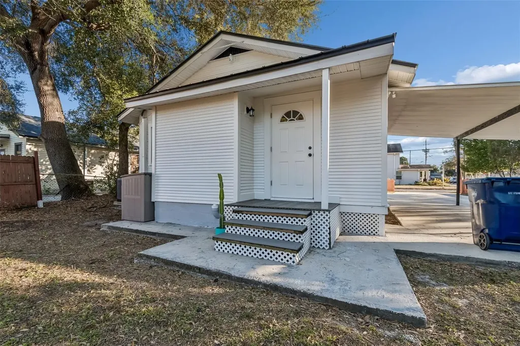 1512 26th Avenue E Tampa FL 33605