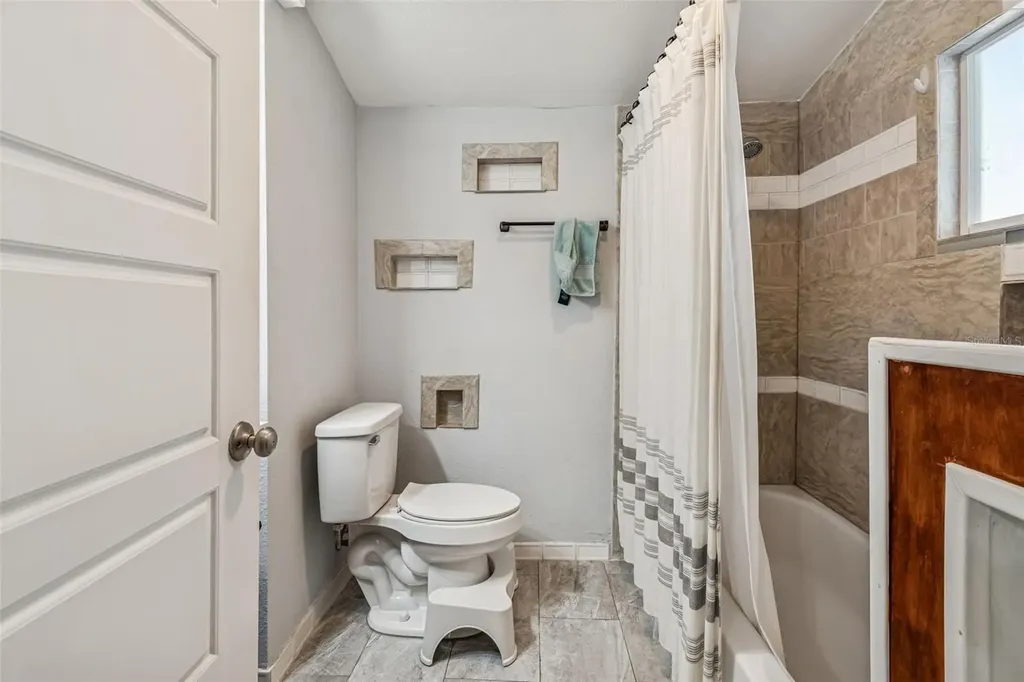 1512 26th Avenue E Tampa FL 33605