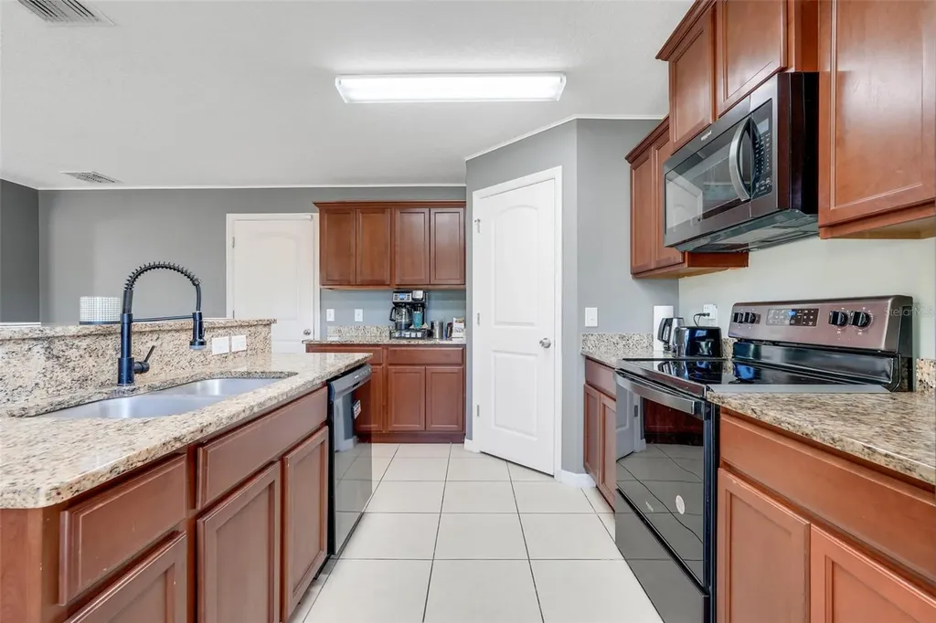 5660 Elsinore Way Lakeland FL 33805