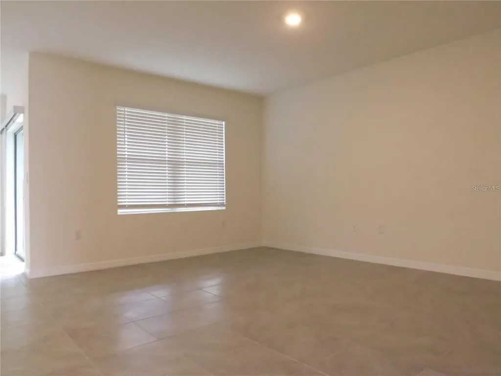 518 Noble Avenue Davenport FL 33837