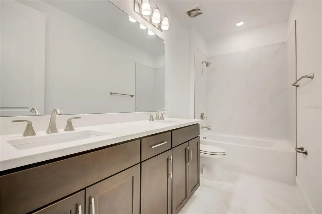 200 Eagleston Lane Lakewood Ranch FL 34240