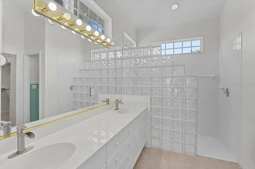 4031 Caddie Drive E Bradenton FL 34203