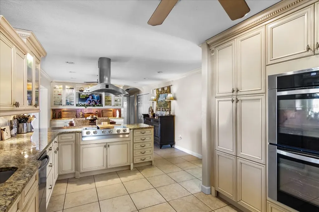 5507 America Drive Sarasota FL 34231