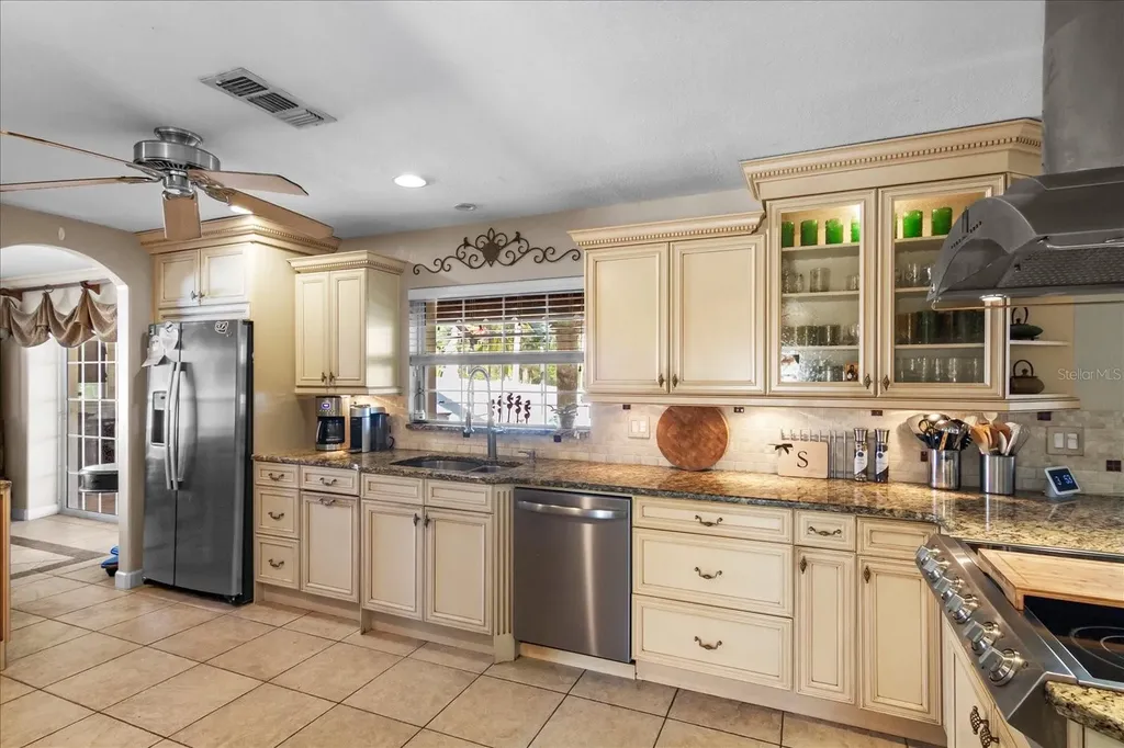 5507 America Drive Sarasota FL 34231