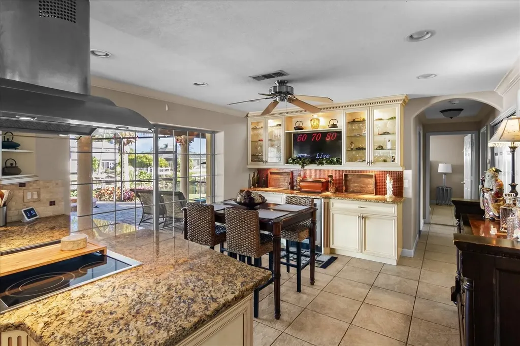 5507 America Drive Sarasota FL 34231
