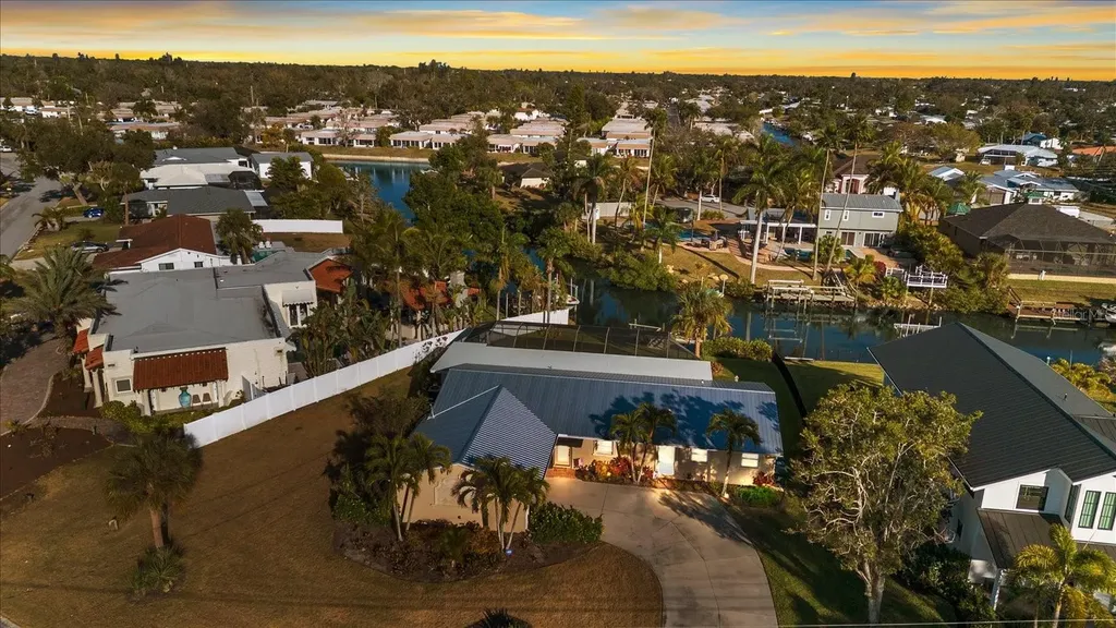 5507 America Drive Sarasota FL 34231
