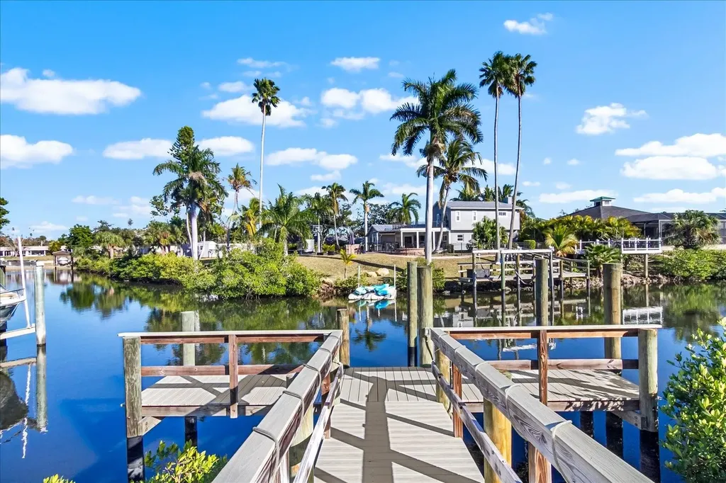 5507 America Drive Sarasota FL 34231