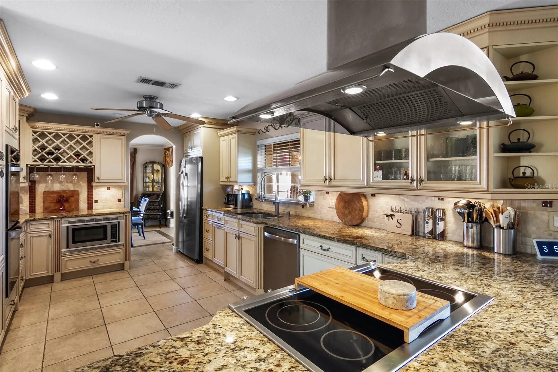 5507 America Drive Sarasota FL 34231