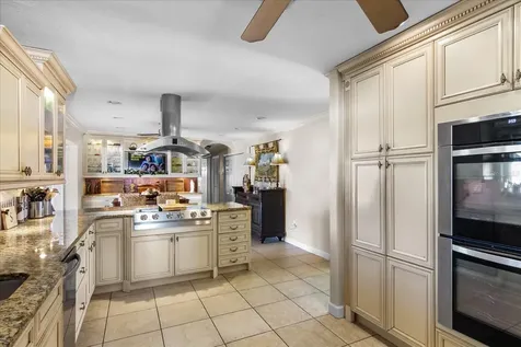 5507 America Drive Sarasota FL 34231