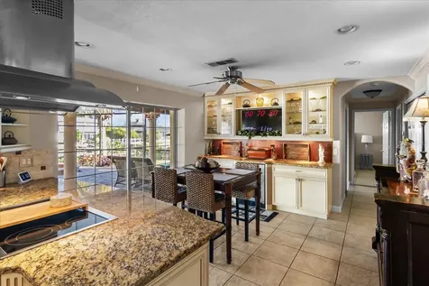 5507 America Drive Sarasota FL 34231