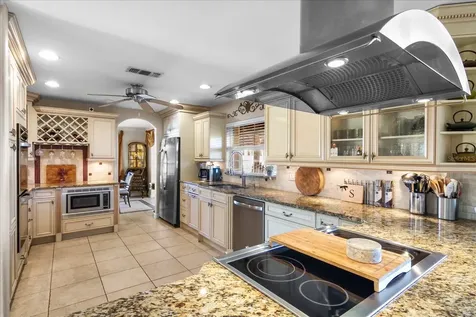 5507 America Drive Sarasota FL 34231