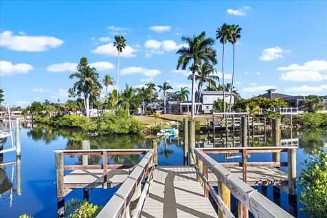 5507 America Drive Sarasota FL 34231