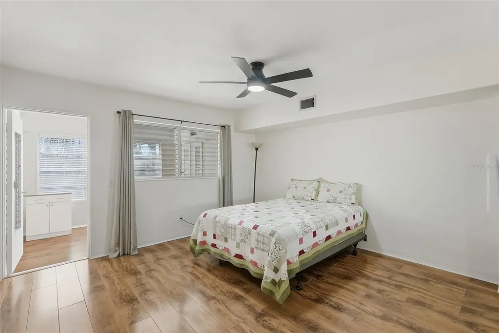 5664 40th Terrace N Kenneth City FL 33709