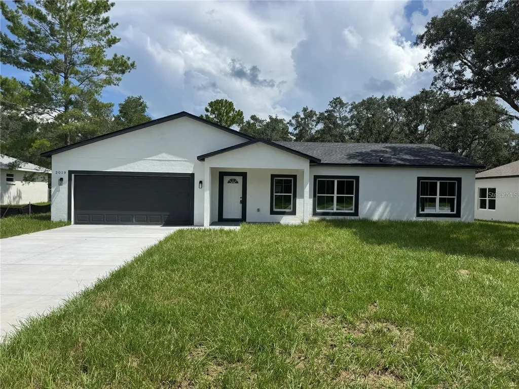 2019 W Hamshire Boulevard Dunnellon FL 34434