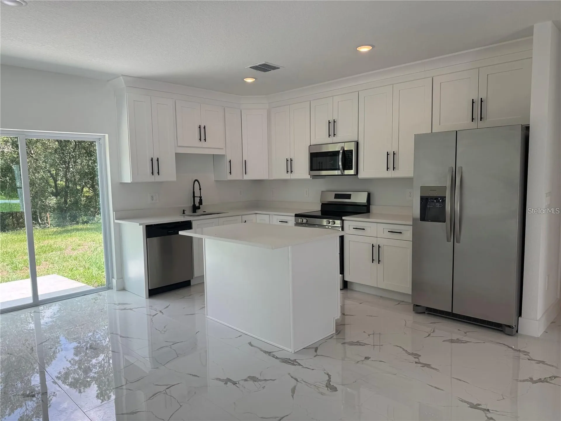 2019 W Hamshire Boulevard Dunnellon FL 34434