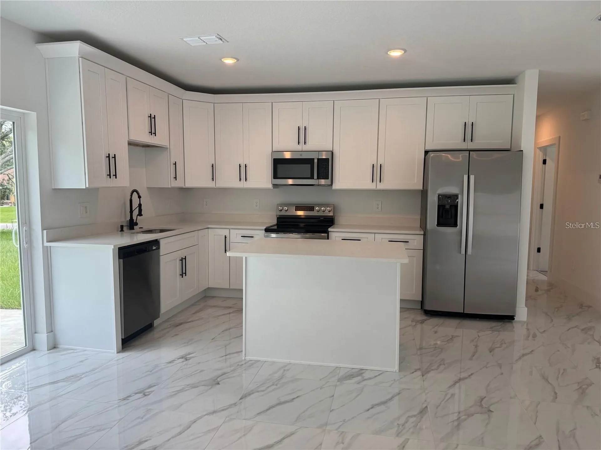 2019 W Hamshire Boulevard Dunnellon FL 34434