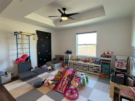 10190 Dolphin Gull Circle Thonotosassa FL 33592