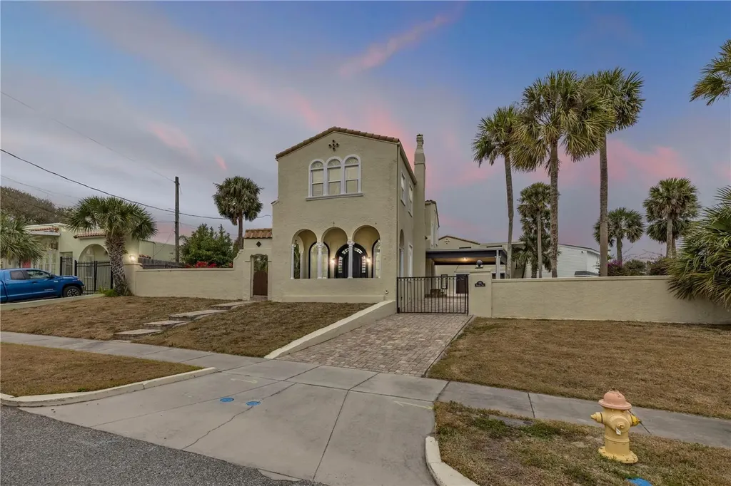 319 Wisteria Road Daytona Beach FL 32118