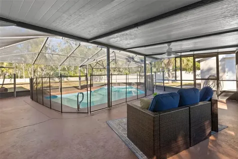455 Pasaje Avenue Tarpon Springs FL 34689
