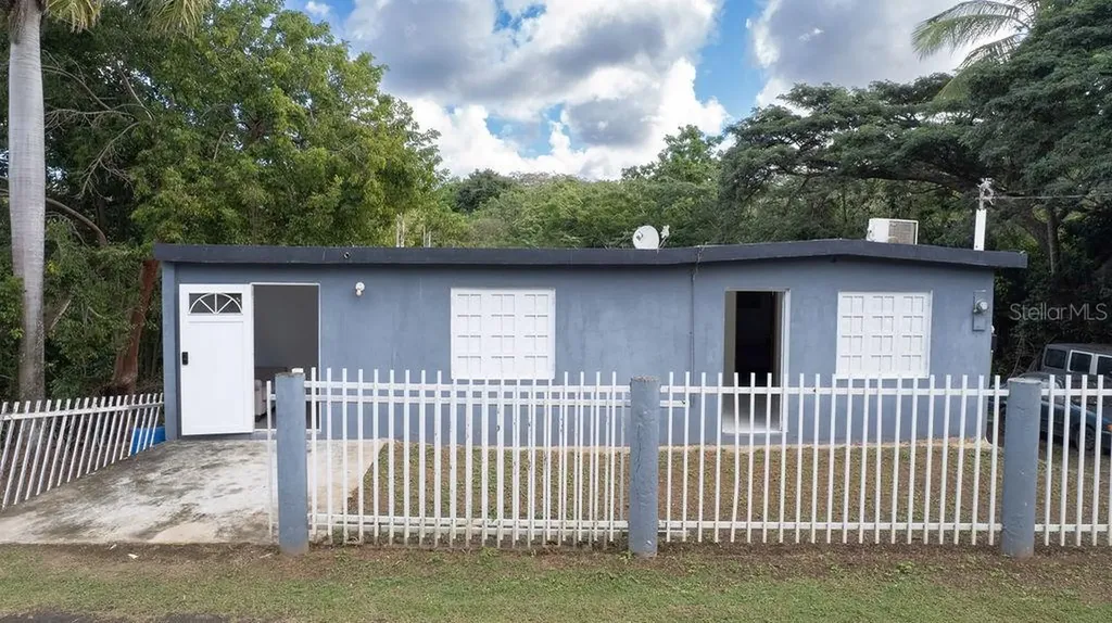 63 Sector Villa Borinquen Vieques PR 00765