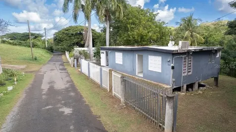 63 Sector Villa Borinquen Vieques PR 00765