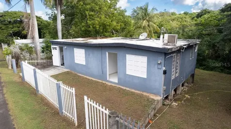 63 Sector Villa Borinquen Vieques PR 00765